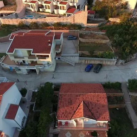 Apartament Toni *
